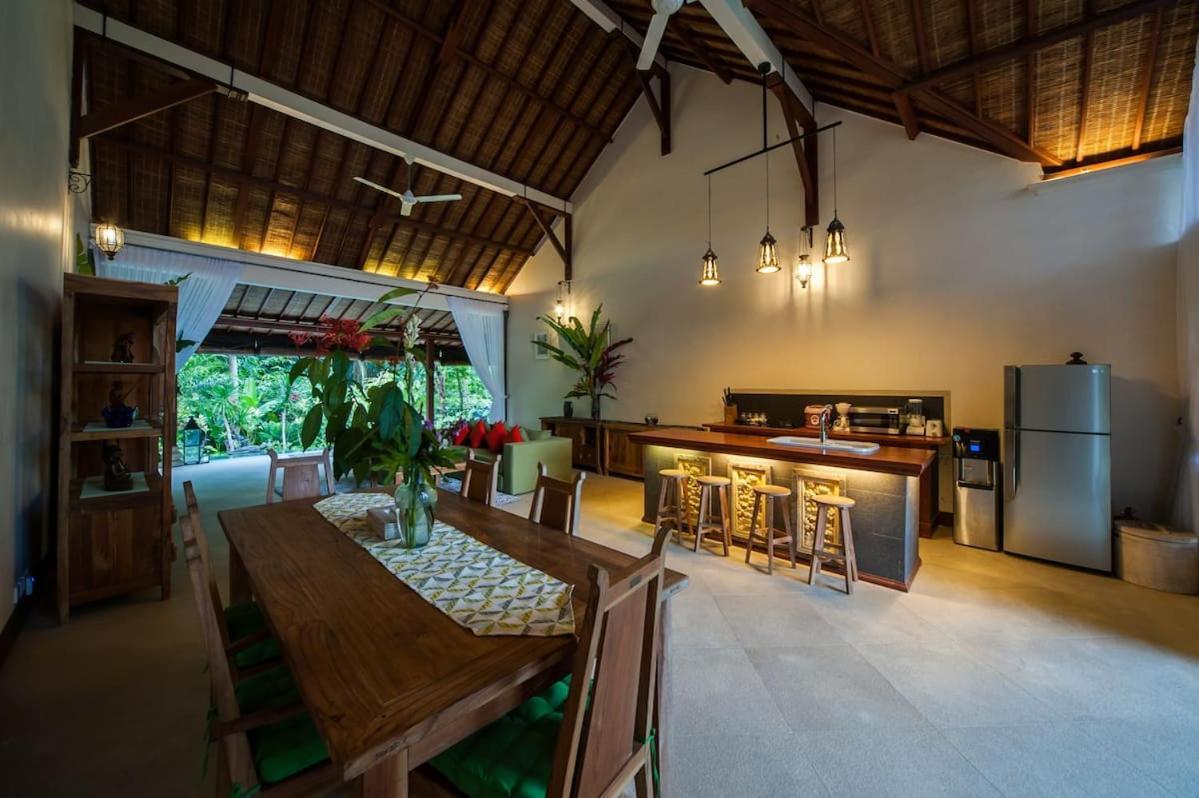Luxury 3Br Infinity Jungle View Aashaya Villa Ubud מראה חיצוני תמונה